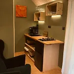 Chalet Tinyhouse V Zahrade *
