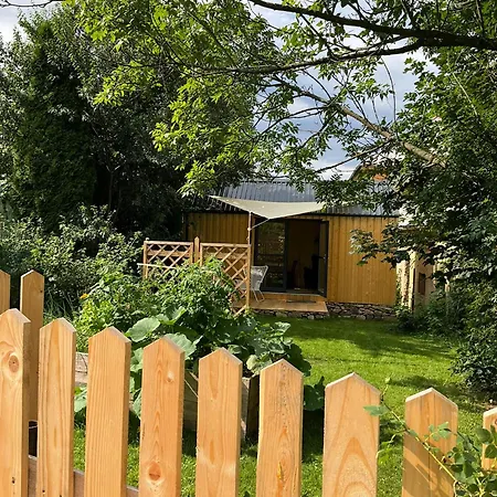 Tinyhouse V Zahrade